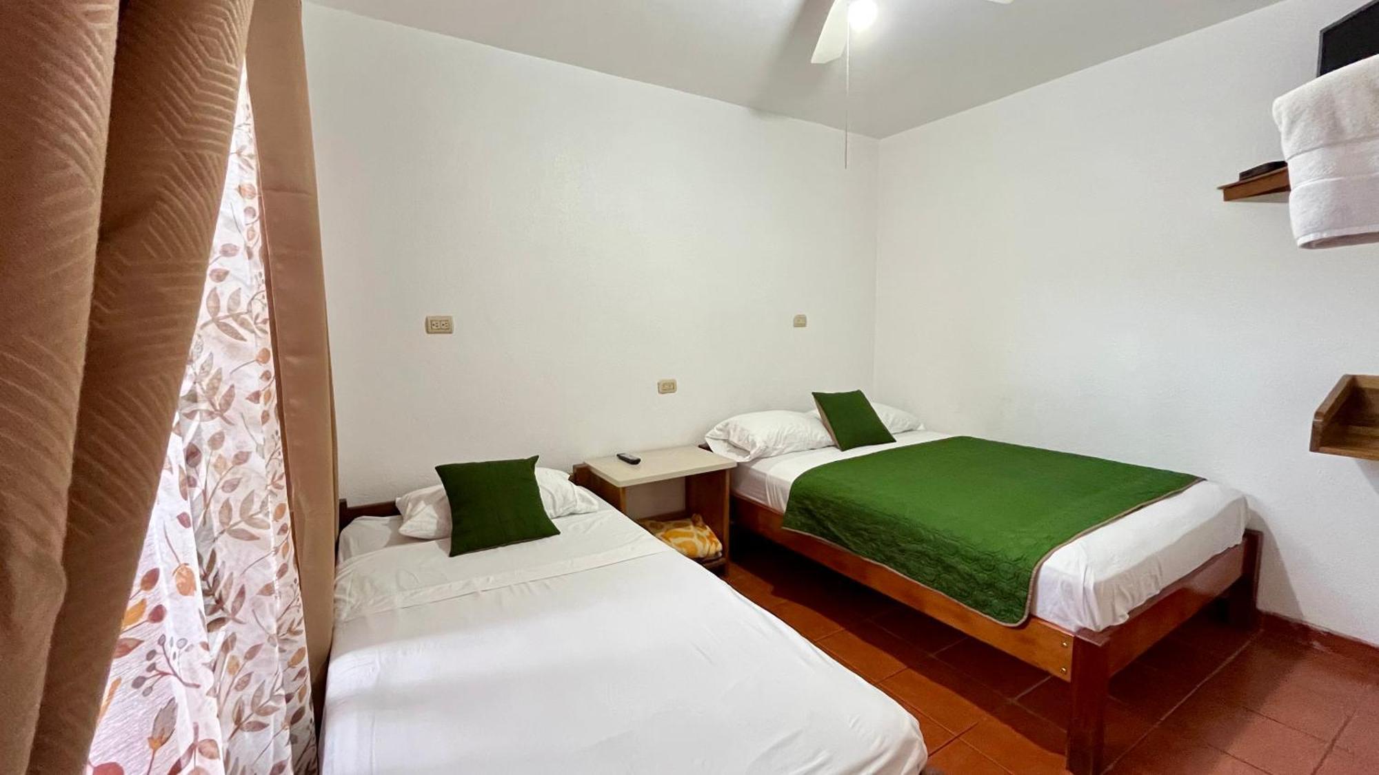 Hostal Nuevo Arenal Downtown, Private Rooms With Bathroom Zewnętrze zdjęcie
