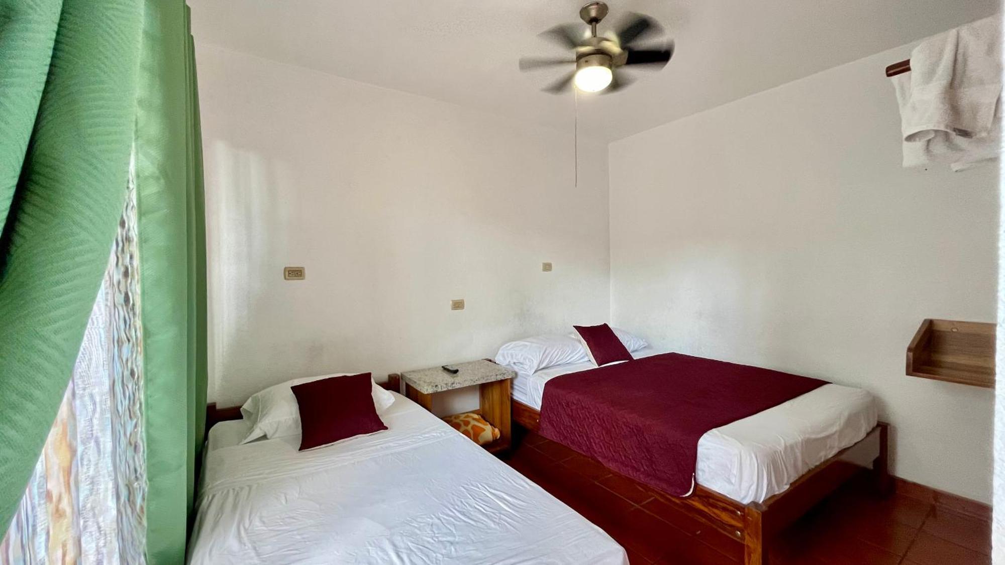 Hostal Nuevo Arenal Downtown, Private Rooms With Bathroom Zewnętrze zdjęcie