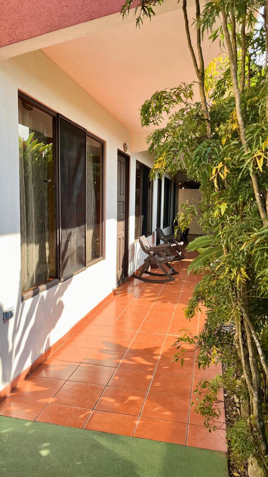 Hostal Nuevo Arenal Downtown, Private Rooms With Bathroom Zewnętrze zdjęcie