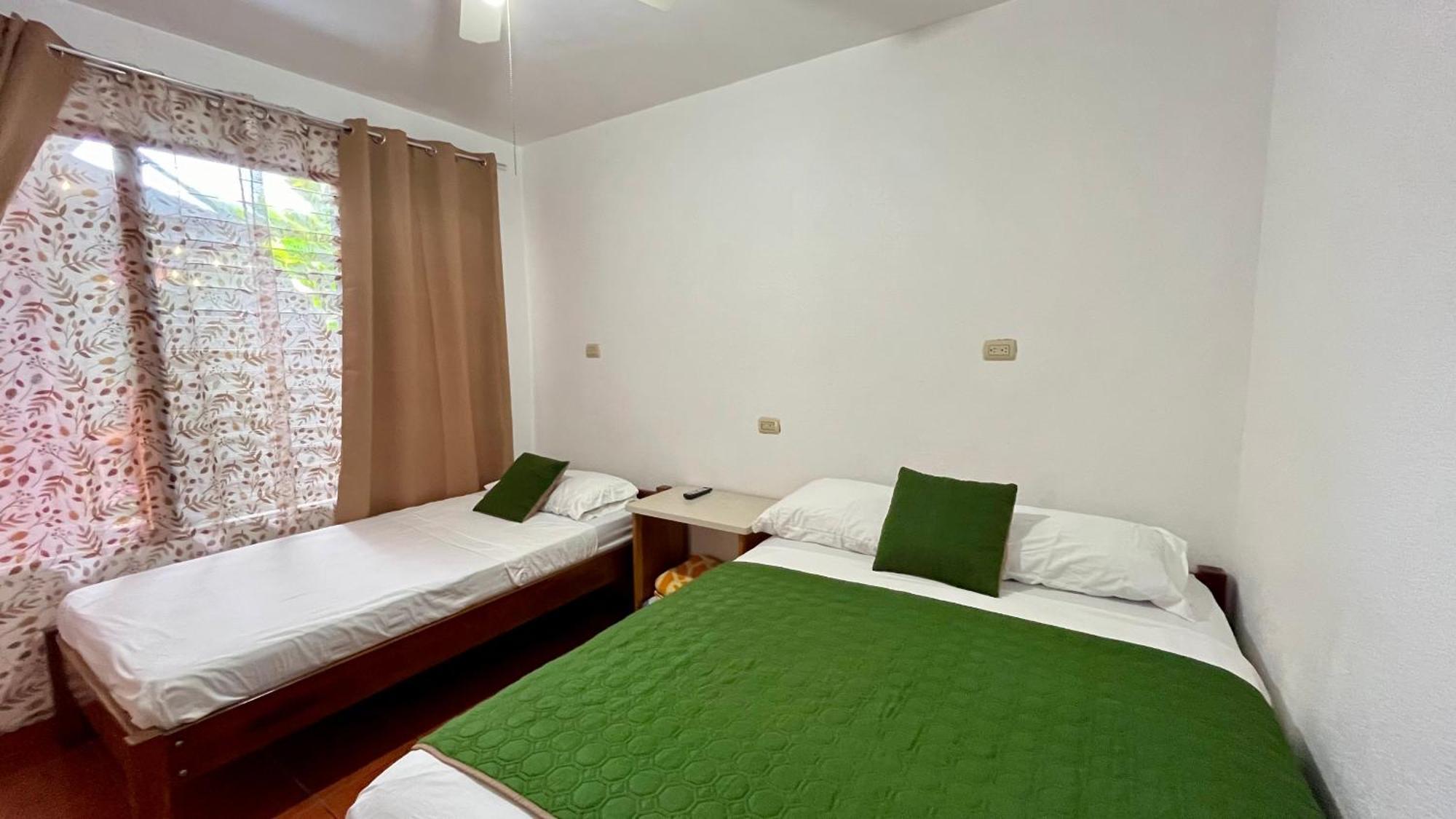 Hostal Nuevo Arenal Downtown, Private Rooms With Bathroom Zewnętrze zdjęcie