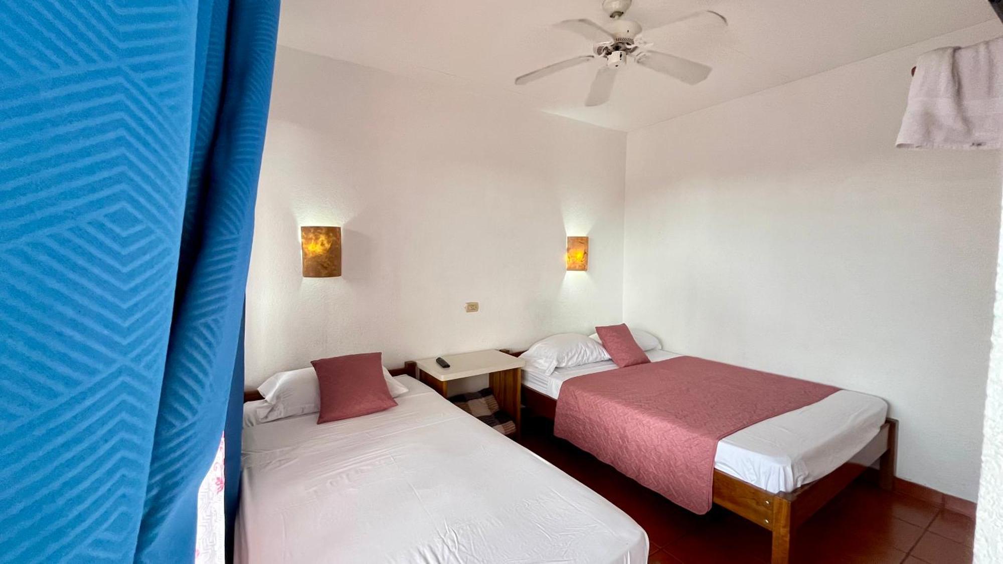 Hostal Nuevo Arenal Downtown, Private Rooms With Bathroom Zewnętrze zdjęcie