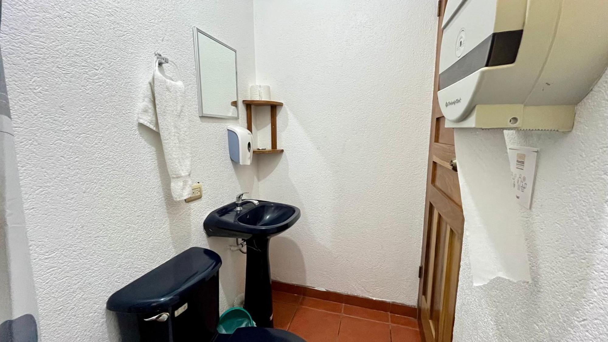 Hostal Nuevo Arenal Downtown, Private Rooms With Bathroom Zewnętrze zdjęcie