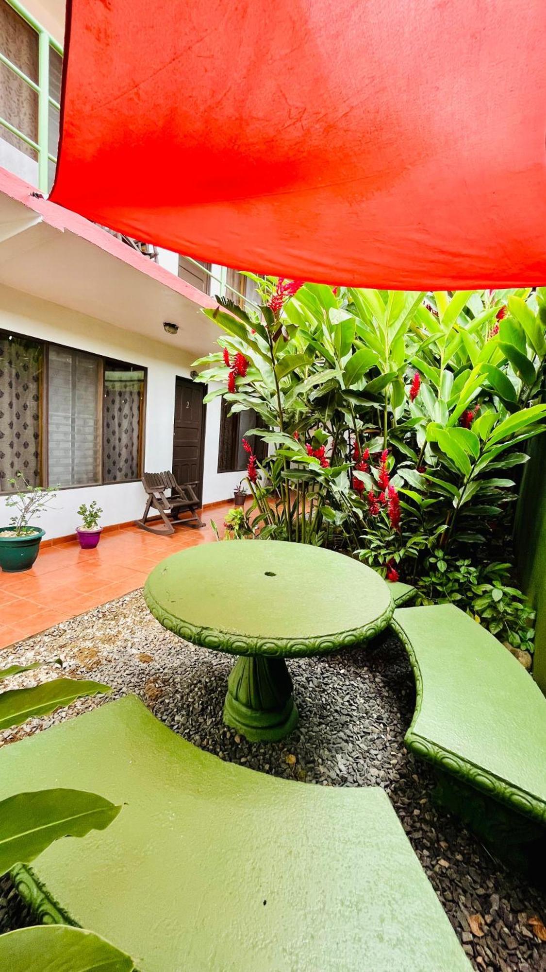 Hostal Nuevo Arenal Downtown, Private Rooms With Bathroom Pokój zdjęcie