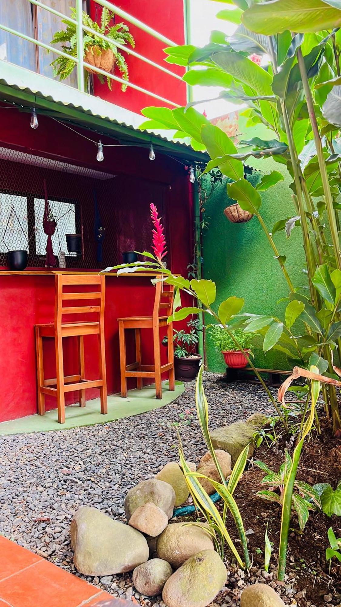 Hostal Nuevo Arenal Downtown, Private Rooms With Bathroom Zewnętrze zdjęcie